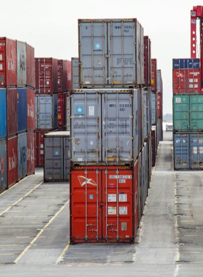 freight forwarders to Lae